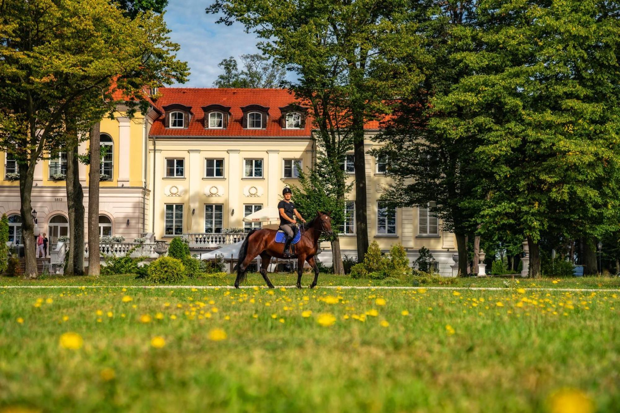 Hotel Palac Alexandrinum Krubki المظهر الخارجي الصورة